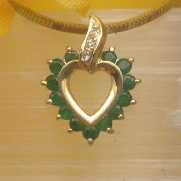 14K Emerald Diamond Heart Pendant - Picture 3 of 4